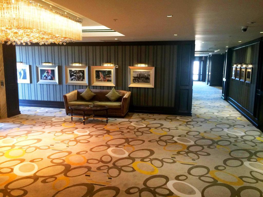 Royal Plaza Hotel And Casino Kapszagaj Zewnętrze zdjęcie